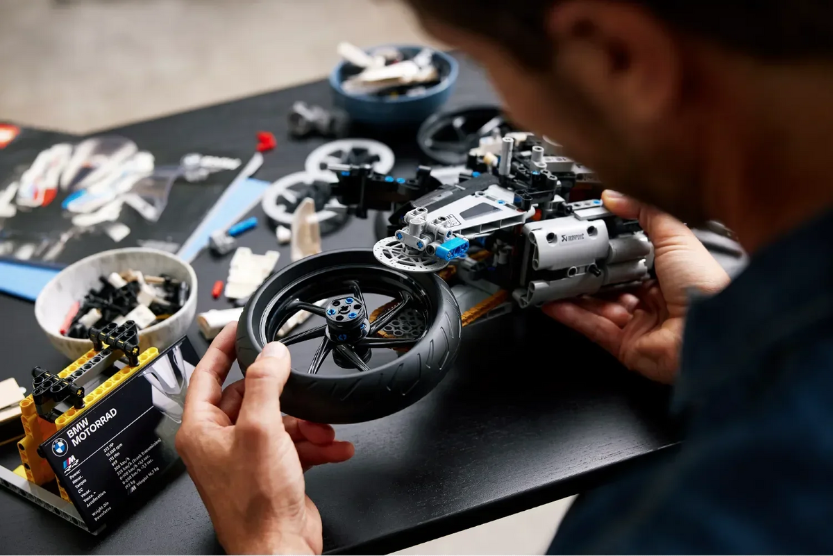 BMW M 1000 RR  (1920 TEILE)